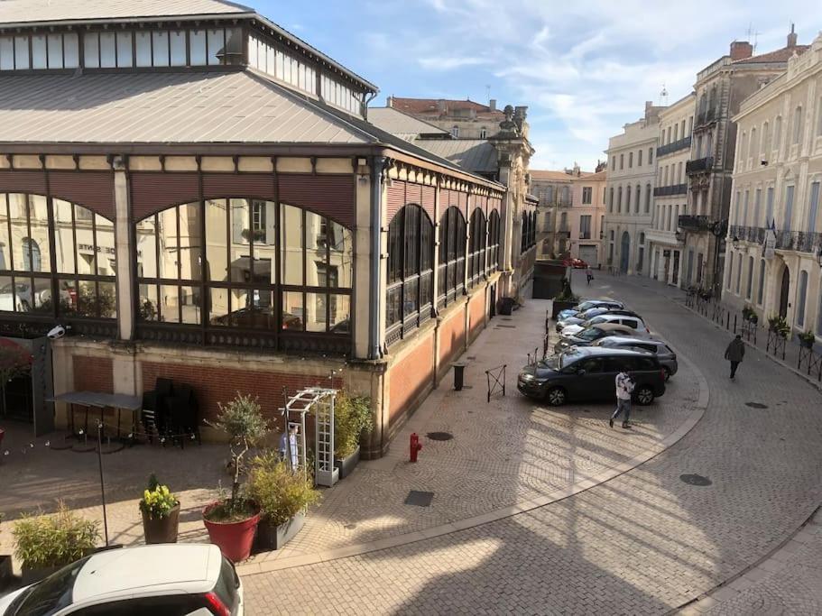 Vue Sur La Place Des Halles, Art Apparts Beziers Luaran gambar